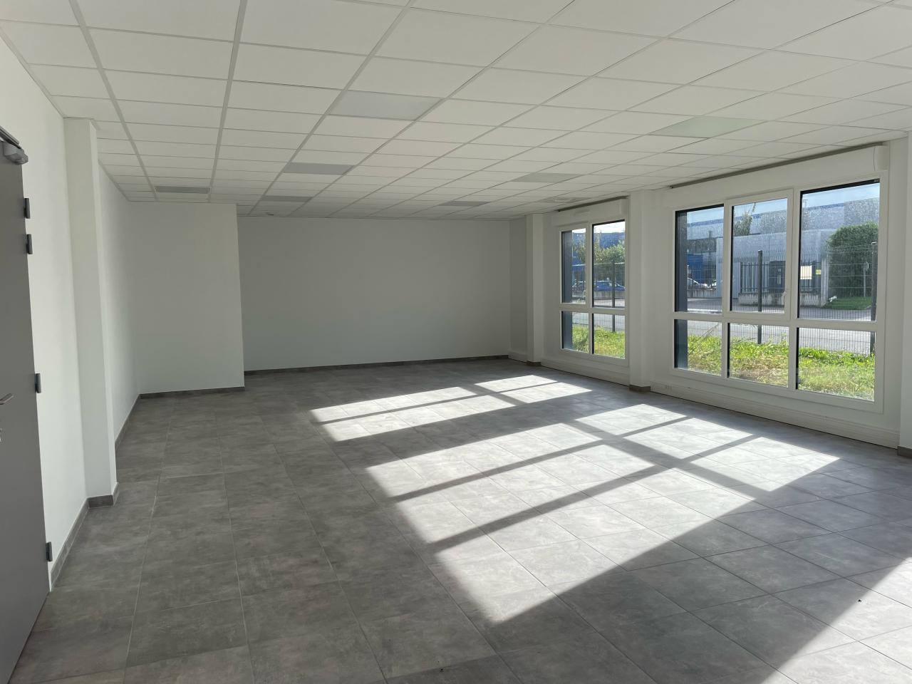 Local d'activité Genay 329m² Location local d'activité Genay Rhône OLACT2314251 2